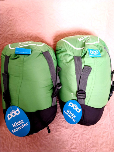 Two sleeping pod - kidz, monster